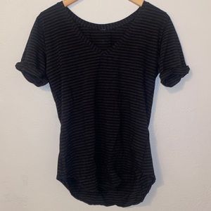Lululemon vneck tshirt